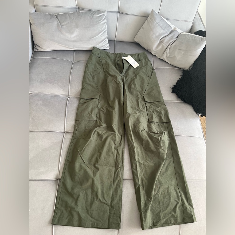 Green cargo pants